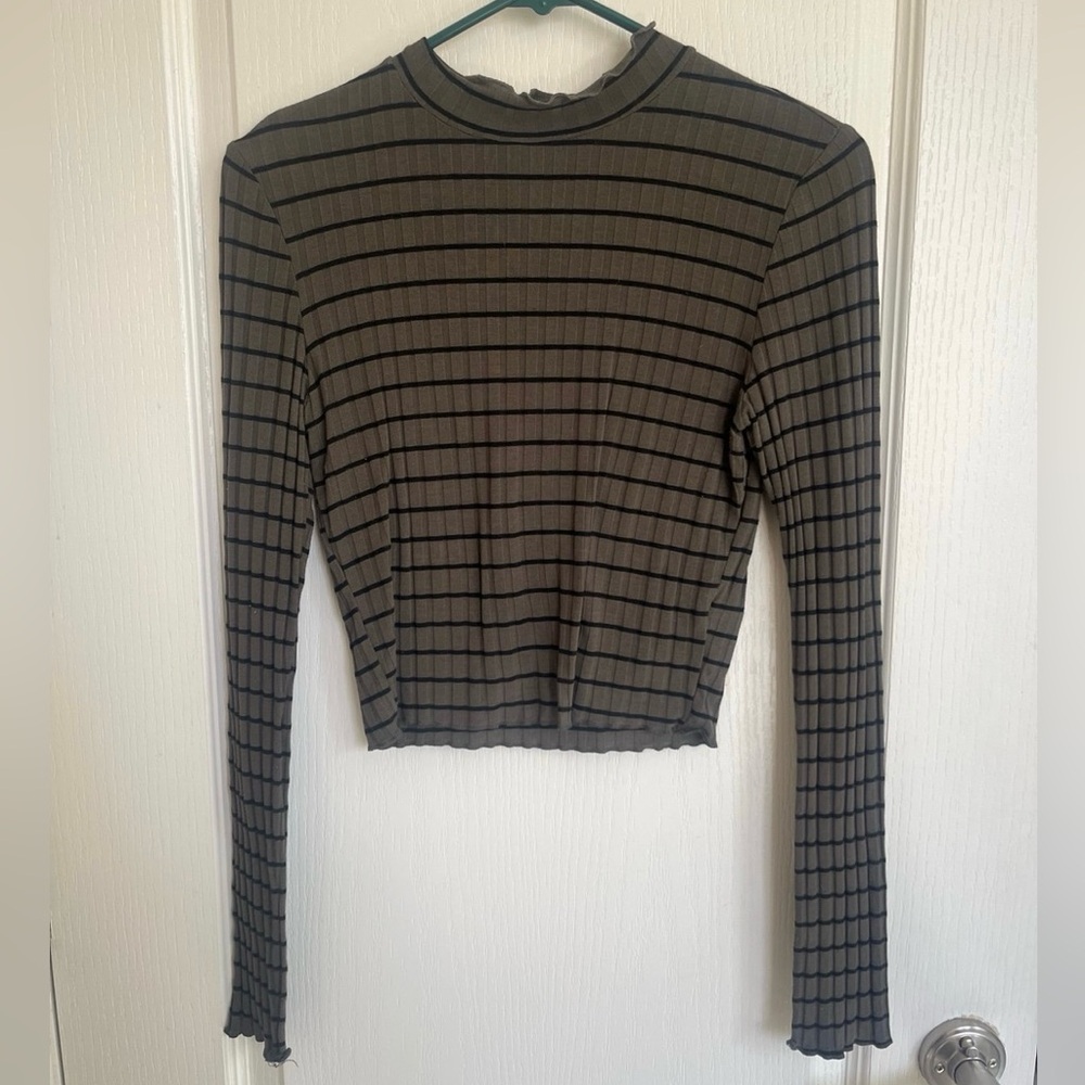 Women’s S Green and Black Active USA Cropped Striped Turtleneck